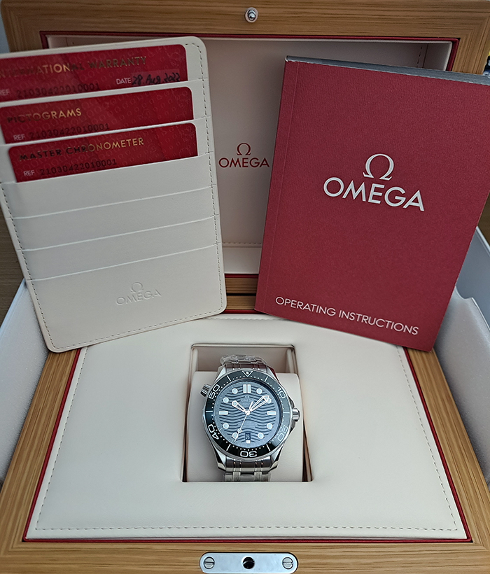 GREEN Omega Seamaster Diver 300M Co-Axial Wristwatch Ref. 210.30.42.20.10.001
